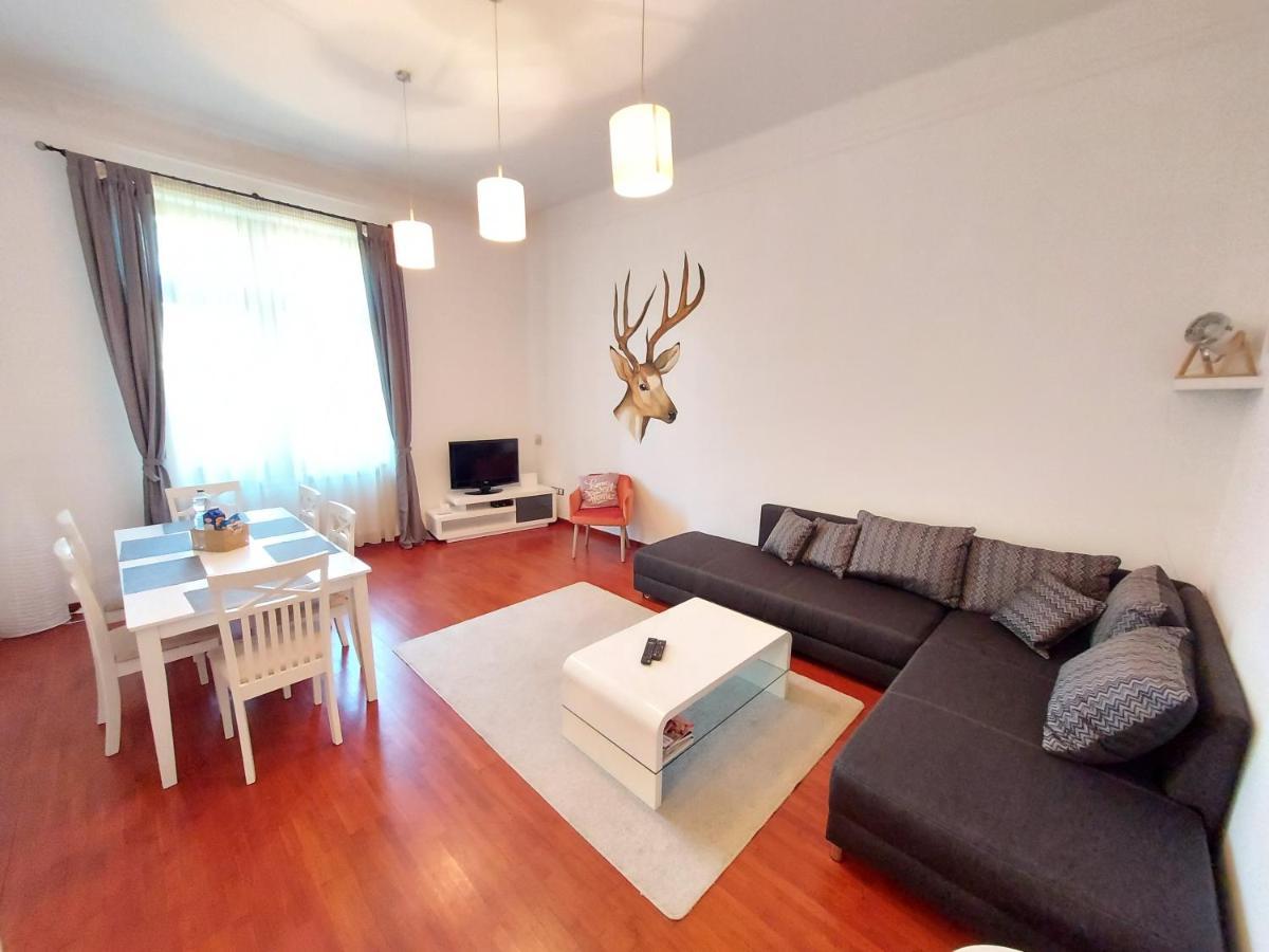 Deak Apartman Шопрон Экстерьер фото
