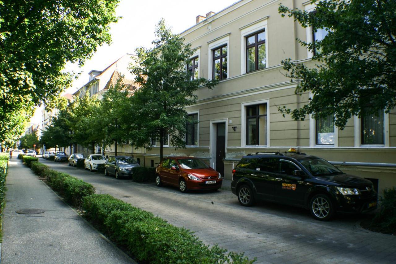 Deak Apartman Шопрон Экстерьер фото